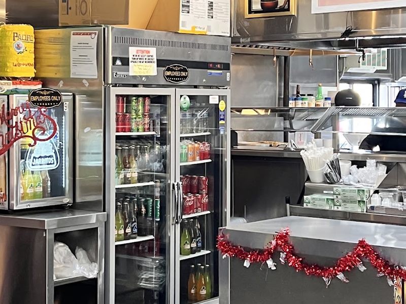 Tacos & Miches interior