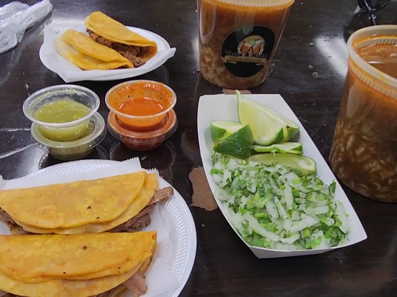 Tacos & Miches food